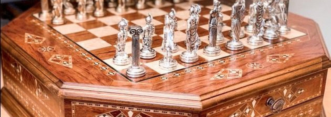 CHESS SET
